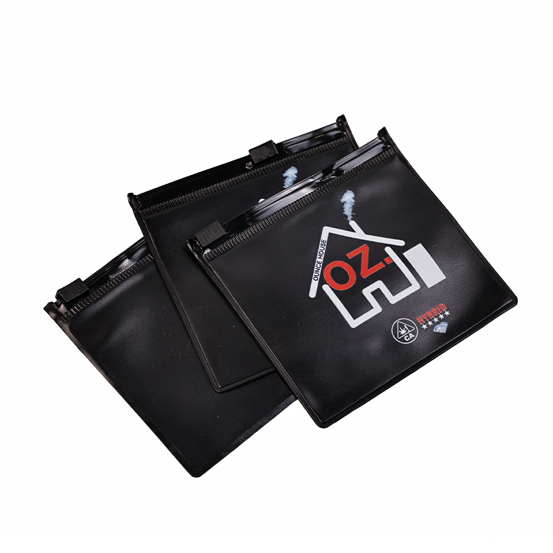 Black square small size zipper bag