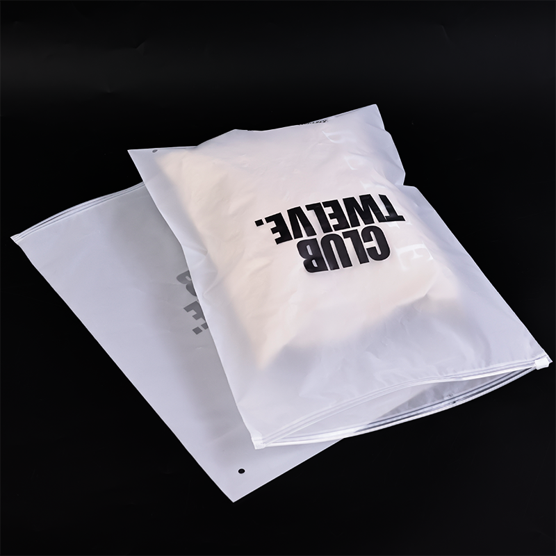 CLUB White frosted zipper bag