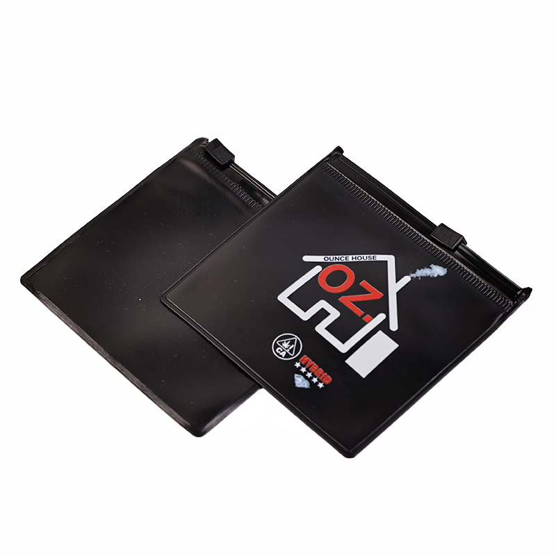 Black square small size zipper bag