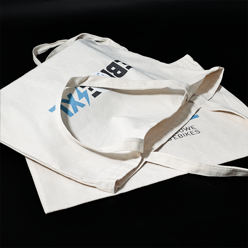 White canvas tote bag 3.31