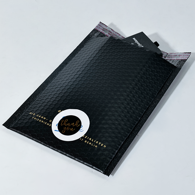Black pattern hot stamping co-extrusion film express bubble bag 4.9