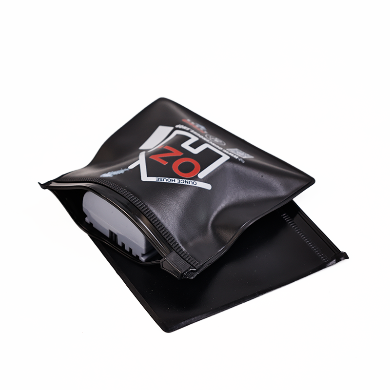 Black square small size zipper bag