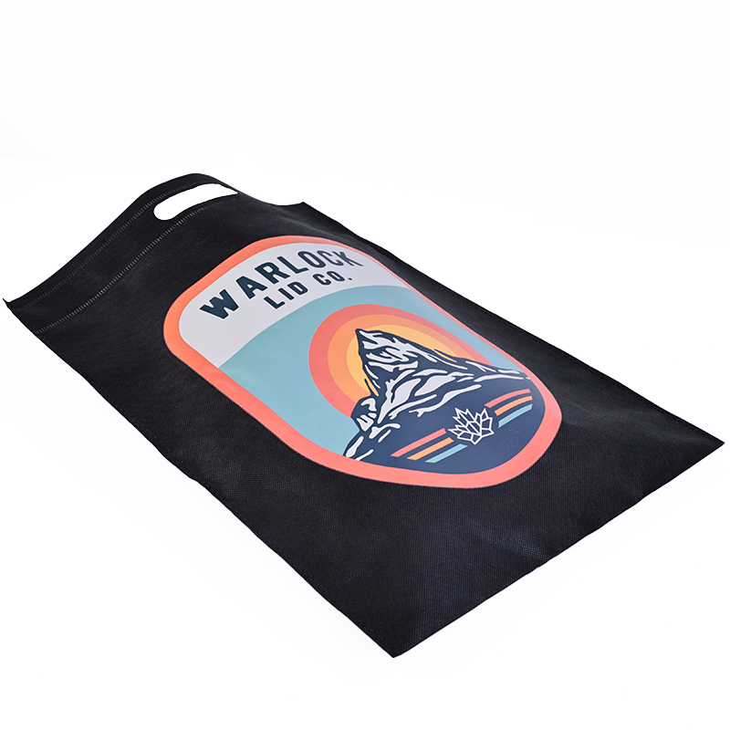 Black four-finger non-woven handbag 8.29