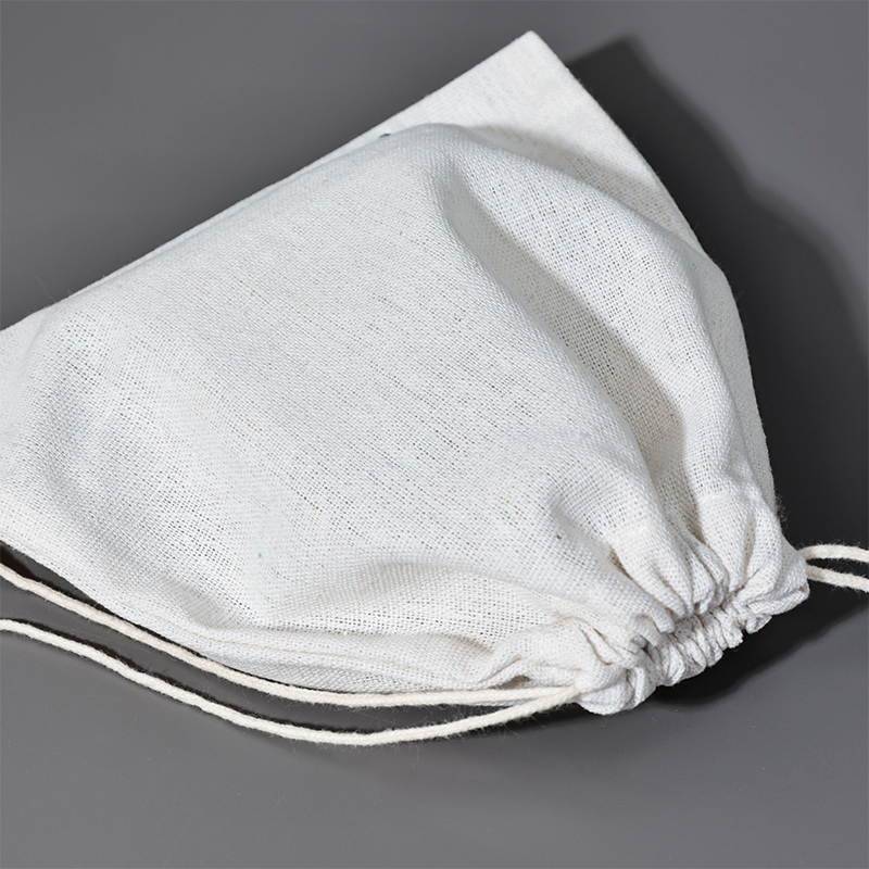 White small size canvas drawstring bag 4.8