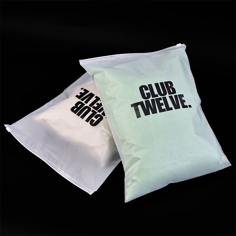 CLUB White frosted zipper bag