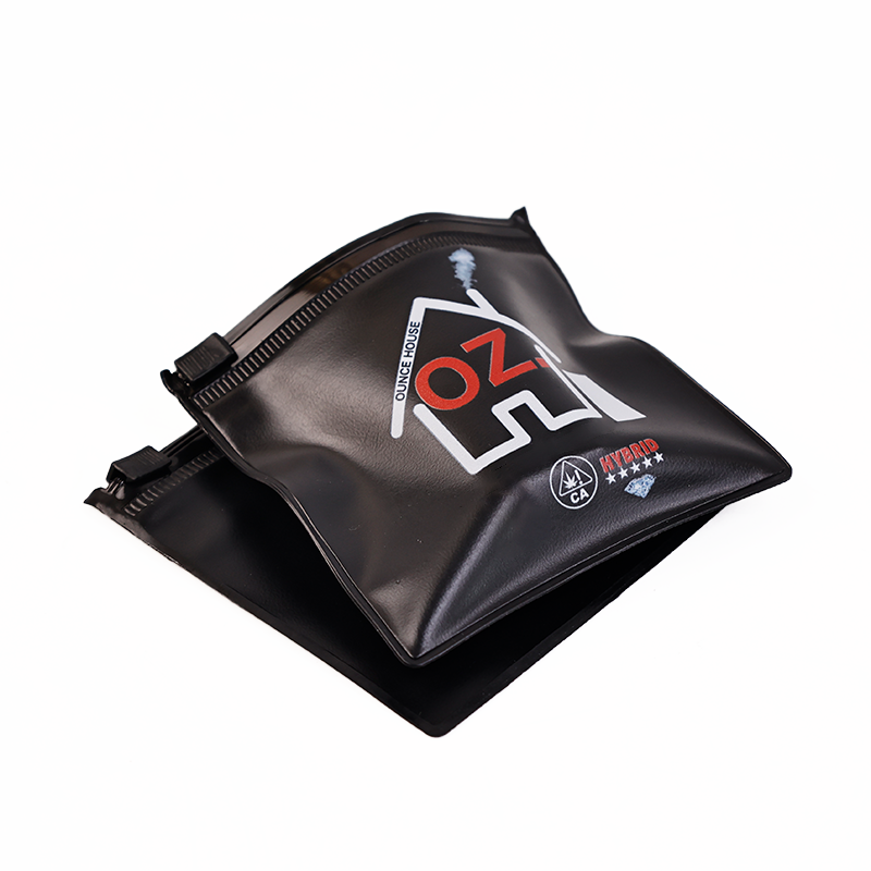 Black square small size zipper bag