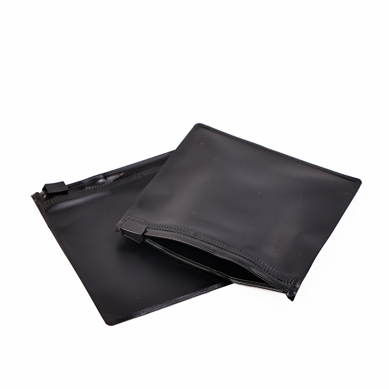 Black square small size zipper bag