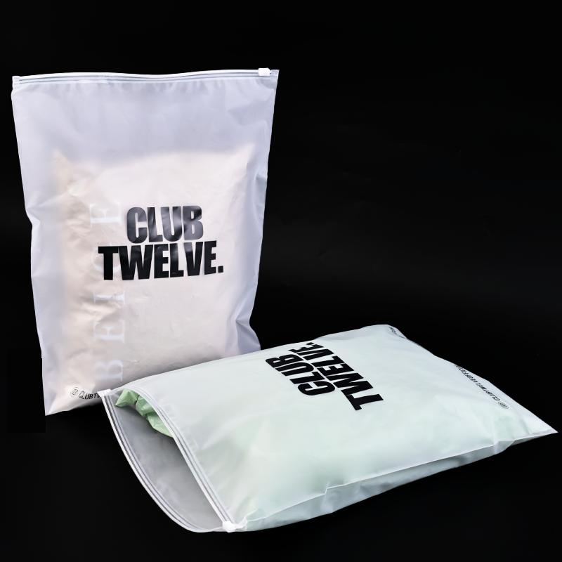CLUB White frosted zipper bag