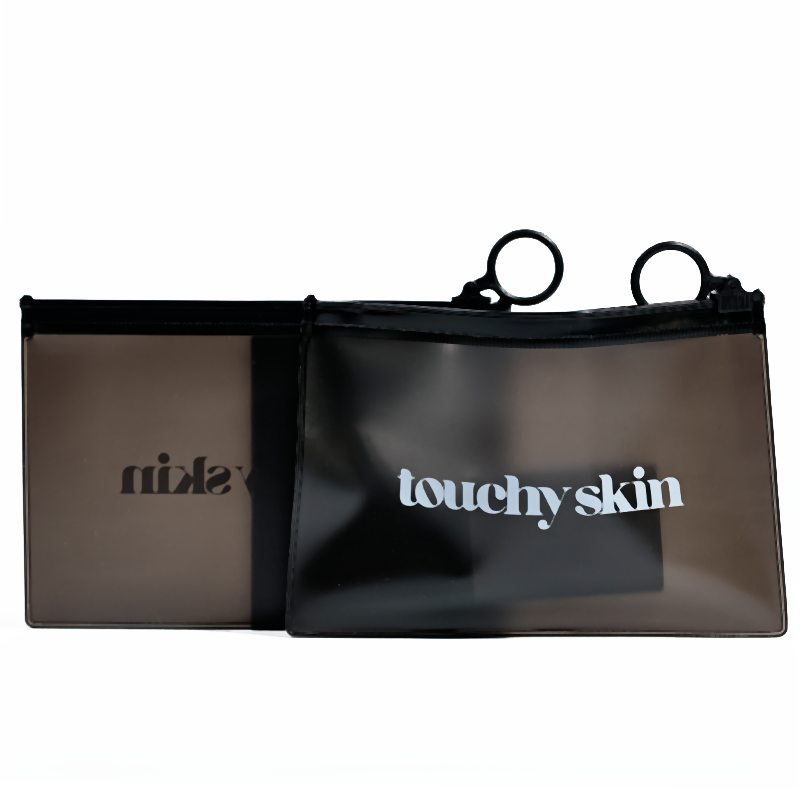 Black frosted ring zipper bag