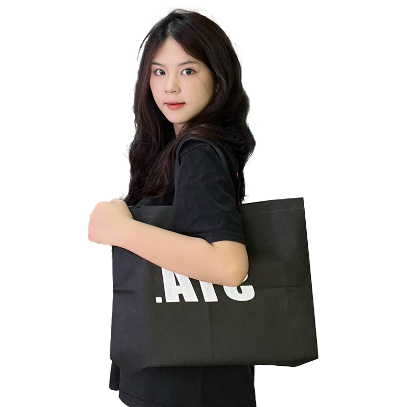 Various sizes of black non-woven bags 9.10