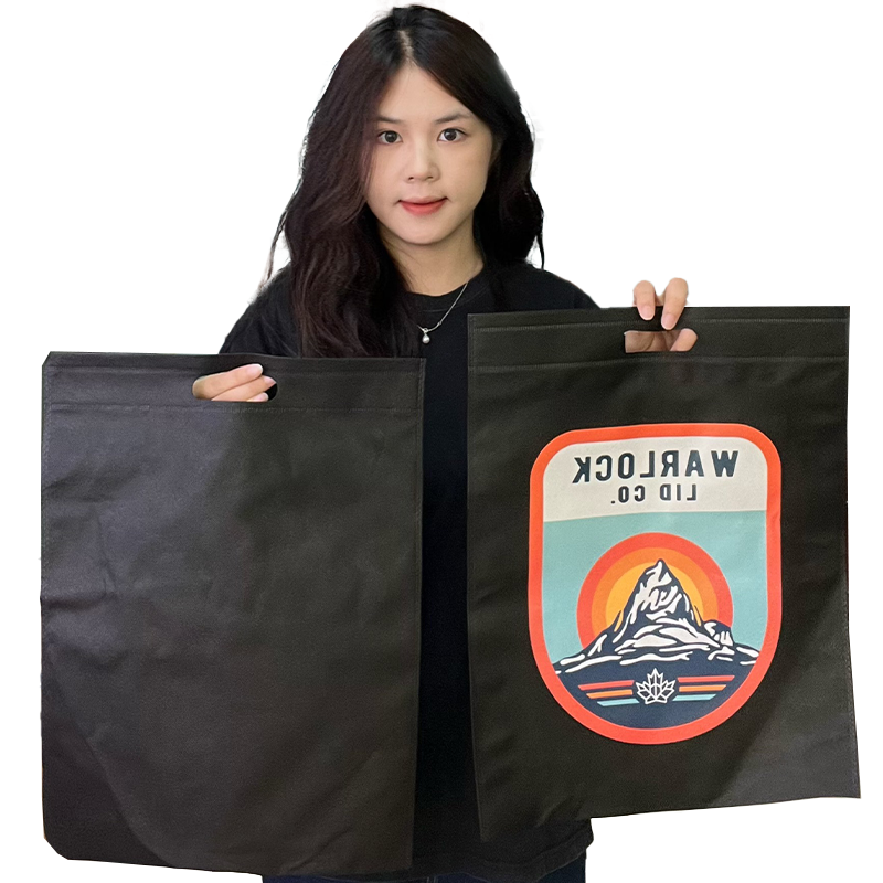Black four-finger non-woven handbag 8.29