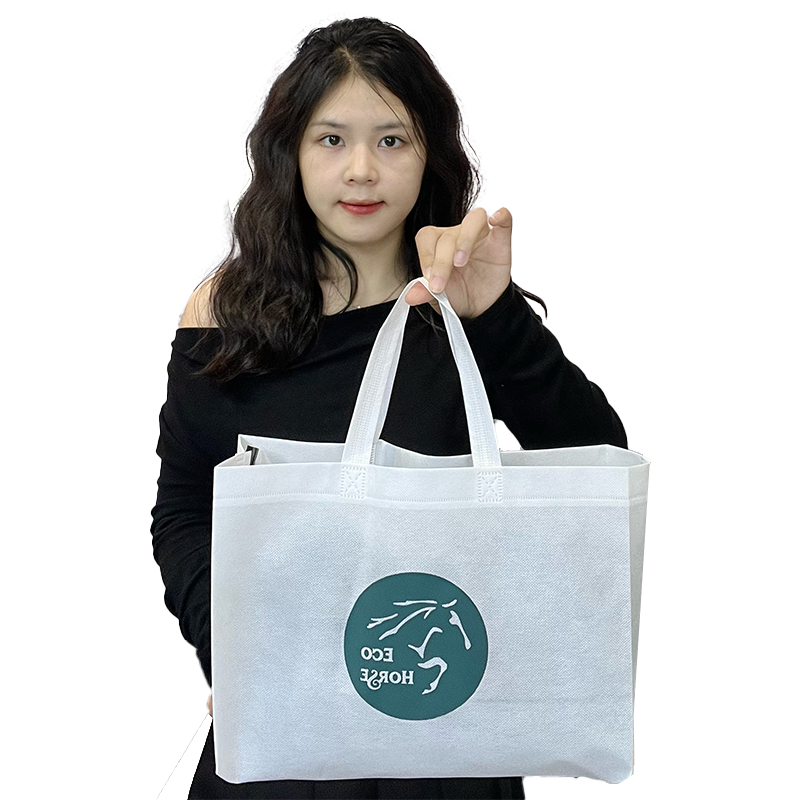 White non-woven tote bag 4.30