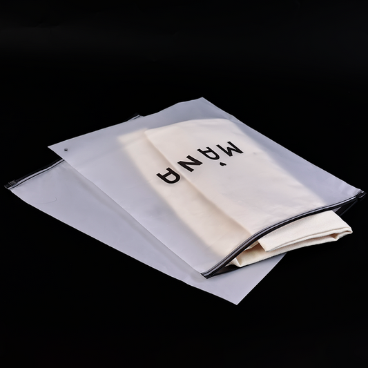 MANA black chain and white frosted zipper bag