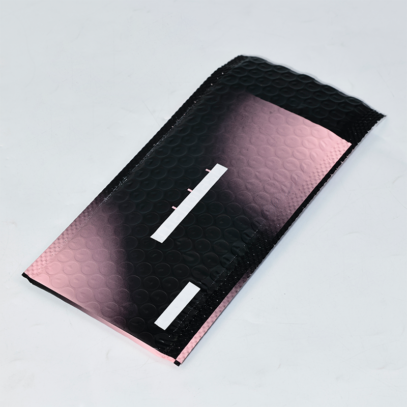 Black and pink gradient printing express bubble bag 3.29