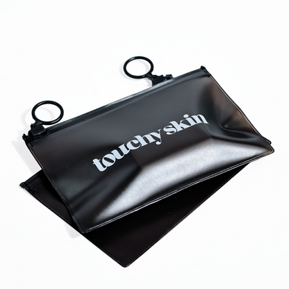 Black frosted ring zipper bag