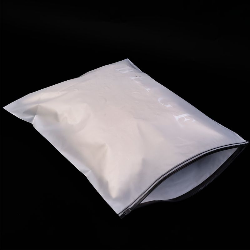 MANA black chain and white frosted zipper bag