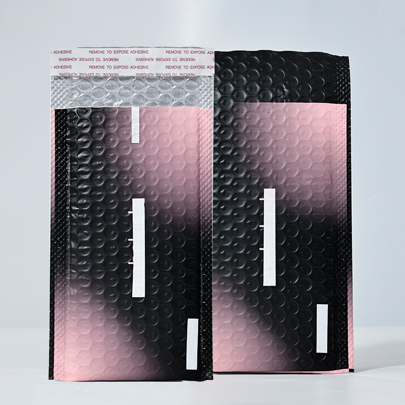 Black and pink gradient printing express bubble bag 3.29