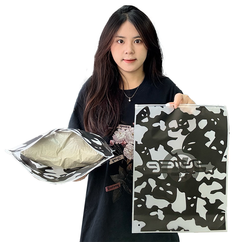 All-over print frosted zipper bag