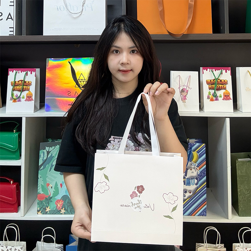 White small bottom side drawstring tote bag
